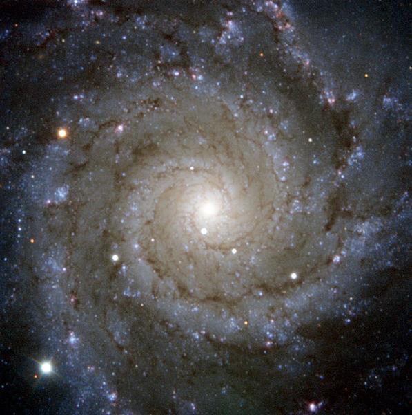 Objektumok M74: halványabb (10 m ) spirálgalaxis 30 M.f.é-re, egy kb. féltucat tagú csoport főkomponense [Van Maanen 2: a legközelebbi (13,9 f.é.) magányos (kísérő nélküli) fehér törpe ((a 3.