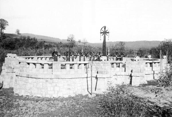 PL, 1917 [9]  cintorín,