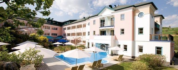 Ausztria Jennersdorf/Loipersdorf Maiers Wellnesshotel Loipersdorf 4* A Loipersdorf termálfürdőjétől mindössze 800 méterre elhelyezkedő Maiers Wellnesshotel Loipersdorf nagy, 400 m2-es wellness- és