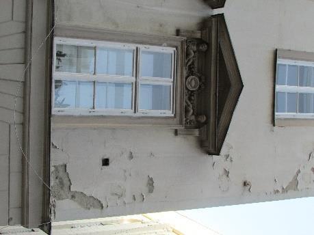000 Ft A Régi posta és Váci utca sarkán álló háromemeletes, vakolt homlokzatú műemlék épület 1804-ben épült koraklasszicista stílusban Franz Schorndorfer számára.