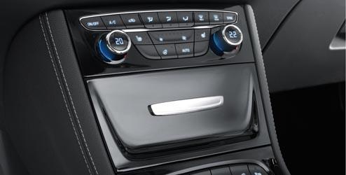 Az Opel PowerFlex Bar a központi panelre illik, melyhez különféle tartozékok, mint például okostelefon tartó vagy AirWellness illatosító csatlakoztatható.