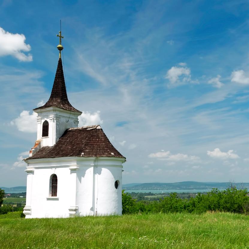 Miért éppen Balatonlelle? Aki a Balaton déli partján olyan helyet keres, ahol pihenhet és szórakozhat is, az egyértelműen ezt a kisvároskát választja.