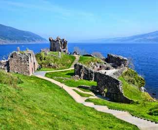 Az utazás során megnézhetik a vulkanikus eredetű hegy tetején álló várat, illetve a skót főváros egyéb remekeit, köztük a híres whisky kiállítást is.