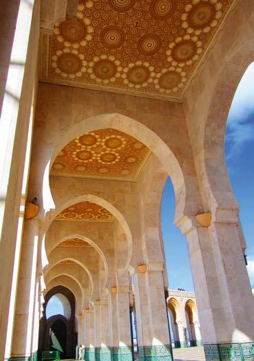 Marokkó gazdagon körút Marokkó királyi városait, hatalmas hegyvidékeit, a vad, déli szurdokokat és a nyüzsgő Casablanca atmoszféráját ismerheti meg egyetlen körutazás alatt Nehézség: 4/5, Látnivalók: