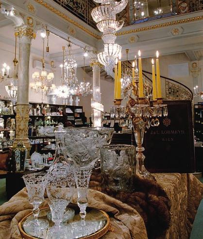 A Londonban, 1862-ben megrendezett világkiállításon majd később is minden alkalommal Lobmeyr nyerte el az üveg és fény kategória első helyezését.