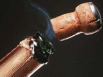 A pezsgőspalackok a viszonylag nagy gáznyomás miatt vastag falúak.