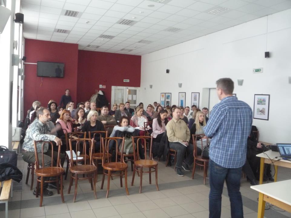 címmel a Debreceni Kábítószerügyi Egyeztető Fórum és a Forrás Lelki Segítők Egyesülete szakmai műhelyt
