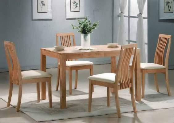 asztal mérete (Szé/Mé/Ma): 70x110x74 cm, székek (Szé/Mé/Ma): 45x54,5x90 cm, ülőmagasság: 46 cm.