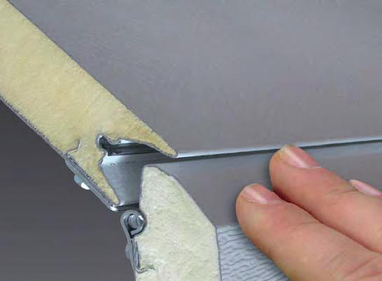 Biztonságos ujjbecsípés védett szekciók Az Eurokaput 4 cm vastag, kívül belül acéllemez,