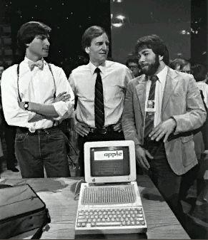 Az integrált áramkörök tovább csökkentették a számítógépek árát, méretét és meghibásodási gyakoriságát. Ez tovább növelte a számítógépek iránti keresletet: az 1970-es évek elejére több mint 100.
