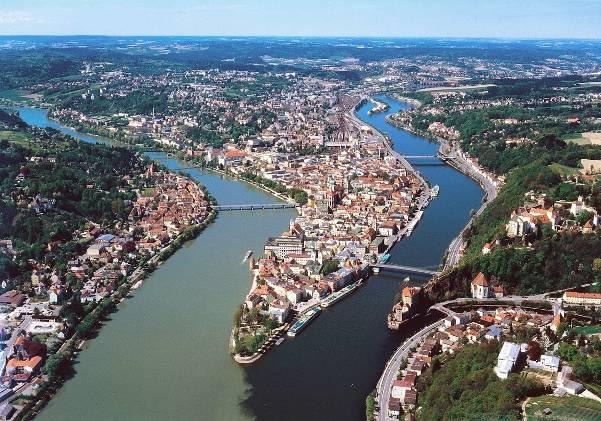14.00 Érkezés a Walhallához, annak megtekintése belül is. A Walhalla-csarnokot 1830-ban kezdték építeni a Duna partján, a Regensburg közelében lévő Donaustaufban I.