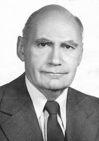 A Gyógynövény Kutató Intézet Dániel úti épülete (1950-1973) Tétényi Péter professzor irányításával kezdődött meg 1957-ben az intézeti