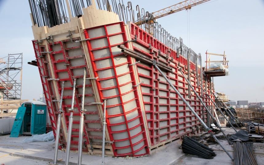 2.3. A zsaluzatok Forrás: Magyar Cement-, Beton- és Mészipari Szövetség A beton egy szürke alaktalan massza, amelyet valamilyen meghatározott célra állítanak elő.