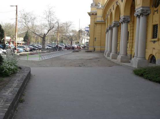 A vizsgált terület határán, vagy annak közelében elhelyezkedő egyéb közutak Hungária körút, Dózsa György út, Ajtósi Dürer sor, Hermina út, Vágány utca a gyalogos közlekedés