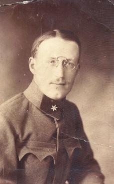 A hagyatékot hét részre kellett osztani: 1. Wolf Katalin Anczenberger Mihályné, 2. Wolf János zirci lakos, 3-4. Wolf Rezső és Wolf Károly távollévők képviseletében Wolf János, 5.