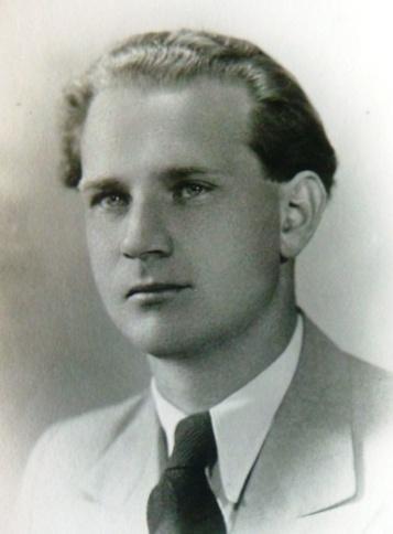 Wolf Ferenc (dr. Cuhavölgyi Ferenc) (1915-1988) állatorvos lett, valószínűleg anyai nagybátyja, dr. Köves János ösztönzésére. Ő volt a járásban az utolsó sváb állatorvos.