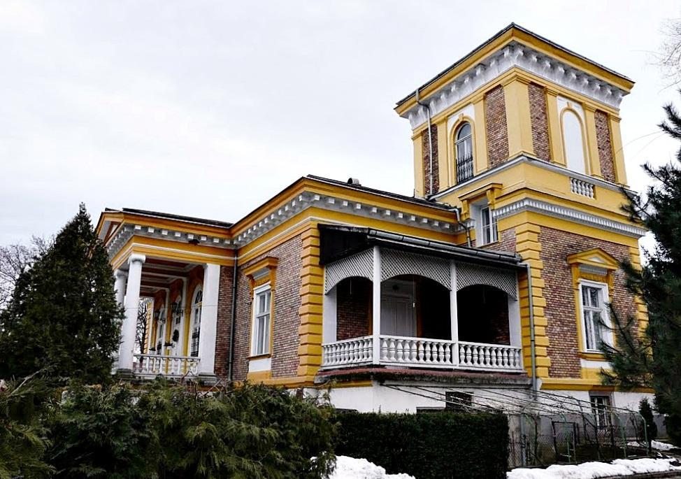 Örökségünk 20 Beck kastély A kastély elődépülete feltehetően a XVIII. század második felében épült, a Meszlenycsaládba beházasodott farádi Vörös familiához köthető.