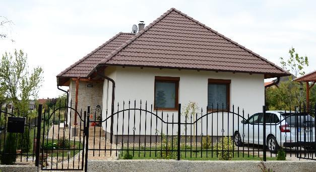 Építészeti útmutató 79 Homlokzatképzés Velencén a lakóépületek