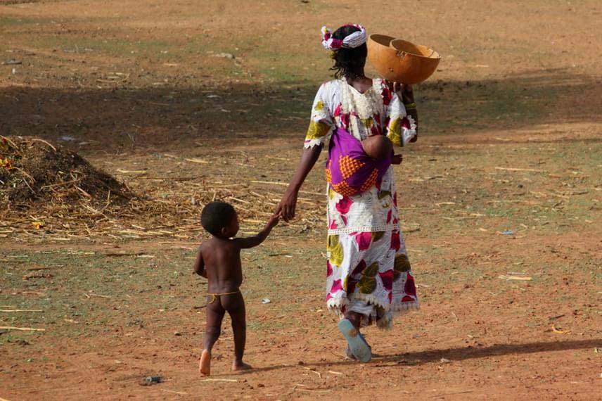 4 Karakai Ildikó A kezdetek és az út A születésnap apropóján a résztvevők a Magyar Afrika Társaság tevékenységét kiemelten ünnepelték, mindenekelőtt a humanitárius miszszióit, amelyek már több évvel