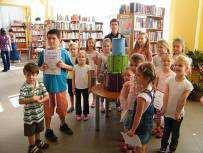 Csapókerti Könyvtár Kolontos Palkó gyermeknapi bábelőadás Húsvéti népszokások előadás az Életfa Klub tagjainak Könyvtárbemutató foglalkozás a Csapókerti Általános Iskola