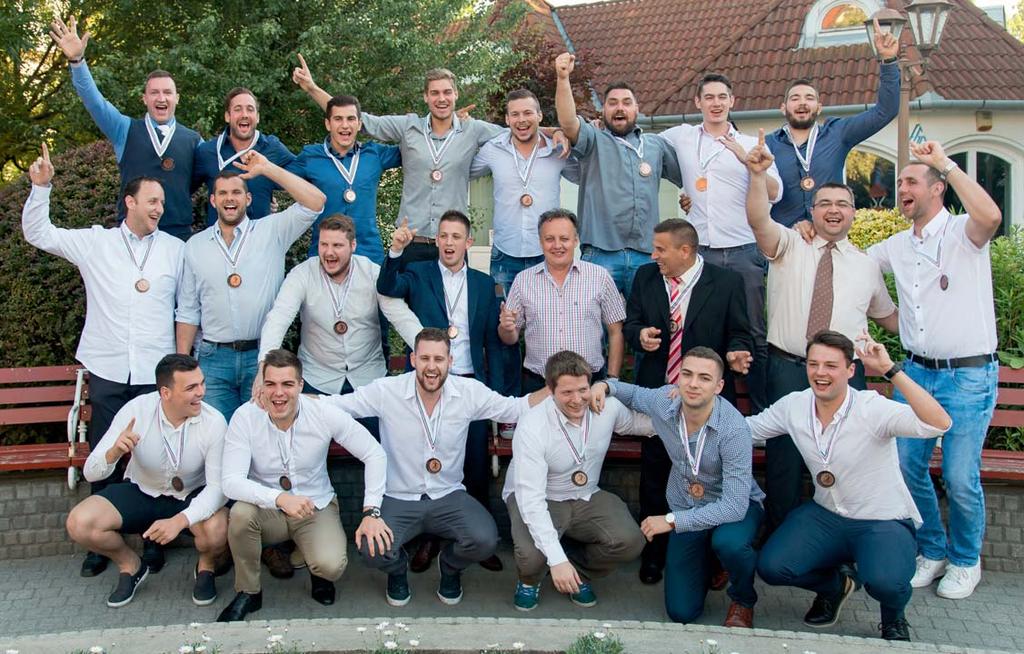 Mostani számunkban olvashatnak e remek bajnoki év eredményeiről, amely most először 12 oldalon jelenik meg.