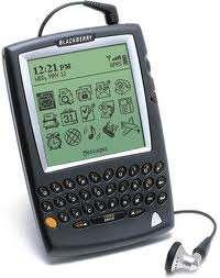 BlackBerry 5810 Megjelenés éve: 2002 Bevezeti az "always available" business lifestyle-t. Nem volt mikrofonja és hangszórója, ezért headset kellett a telefonhívásokhoz.