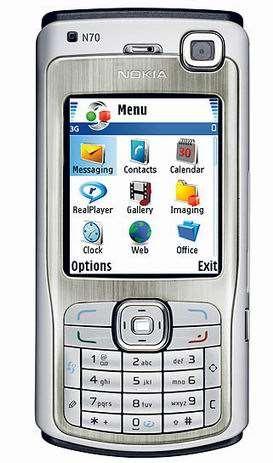 Nokia N70 Megjelenés éve: 2005 Az első N szériás Nokia okostelefon.