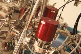Asztali és ipari bioreaktorok Új generációs kompakt és moduláris üveg R&D bioreaktorok.