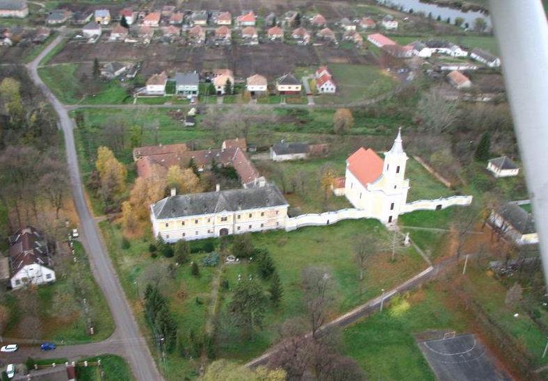 14 Örökségünk TELEPÜLÉSKÉP, ÉPÍTETT ÉRTÉKEK Előszállás karaktere mezőgazdálkodó falusias nagyközség, számos kertvárosiías jellegű településrésszel.