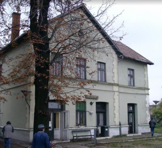 20 Örökségünk Eglesz-ház A falazott tornácos, kúriaszerű épület - a mai Teleház a II.