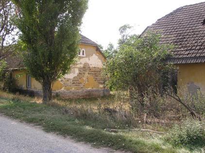 szd-ból származó birkaistálló jelenleg raktárként,
