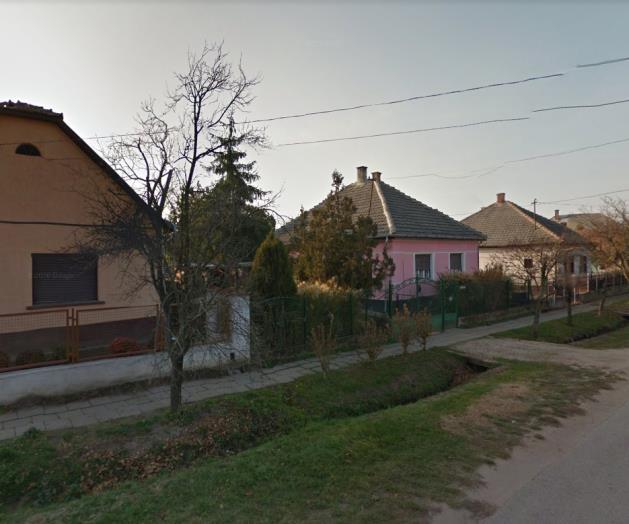 51 UTCÁK, KÖZTEREK, KÖZPARKOK, KÖZKERTEK Az utcák a közlekedés, a kapcsolatok megteremtésének, a terek a közösségi élet, találkozások, rendezvények színterei.