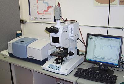 Fourier Transzformációs jelfeldolgozás, idő-, frekvencia tartomány A nagy jel/zaj viszony miatt a Fourier-transzformációs spektrométerekkel tehát akár másodpercek alatt lehet színképet felvenni,