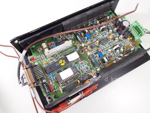 A hőskorban, amikor kicsi volt a Z80, PC memória, véges volt az erőforrás, bonyolult hardvereket építettek, például egy léptető motor vezérlésnek csak az indító és irányváltó parancsot kellett a