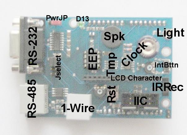 Soros kommunikációs portok (RS-232, RS-485) Az AVR-Duino / Ext1 panelen a Digital0 és a Digital1 pontokon keresztül az alappanel Rx illetve Tx (soros vétel és adás) kivezetéseire lehet rácsatlakozni.