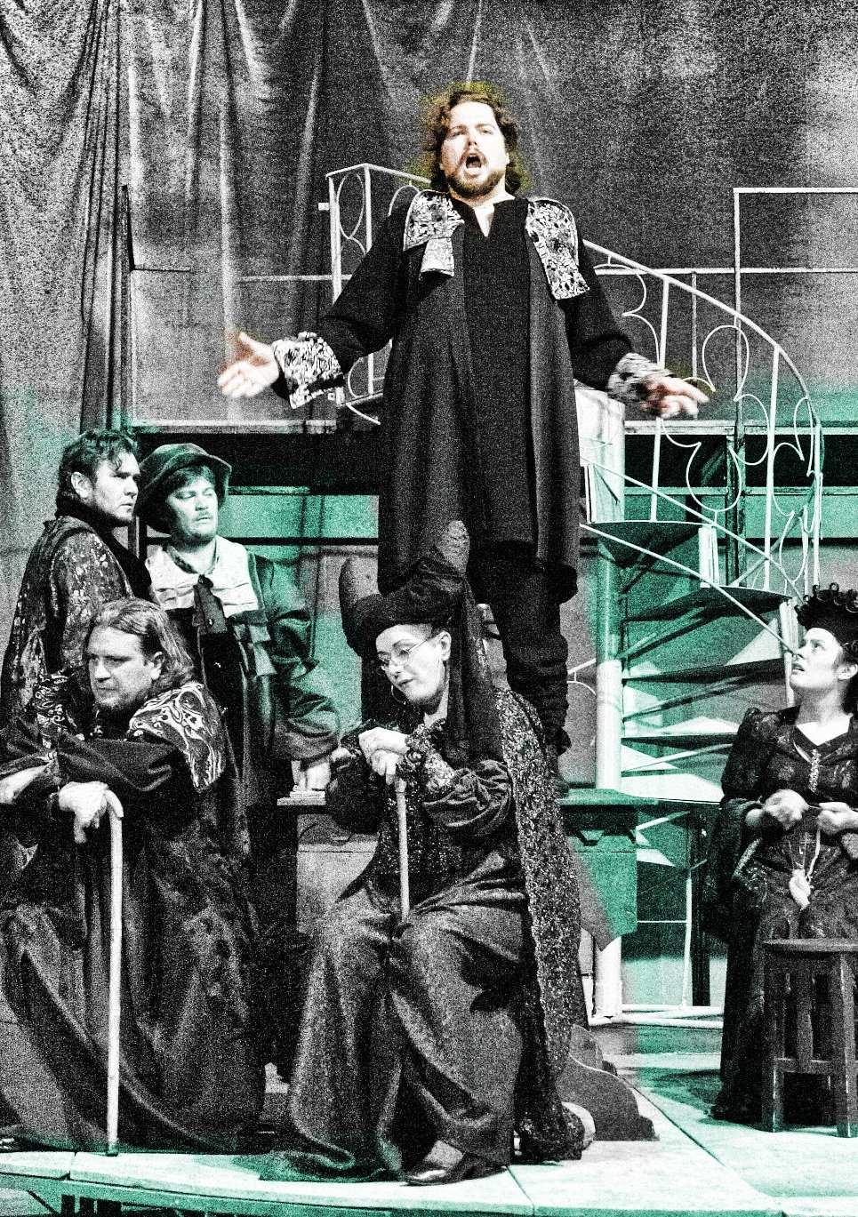 KOLOZSVÁRI MAGYAR OPERA Giacomo Puccini Gianni Schicchi Opera egy felvonásban Szövegkönyv: Dante nyomán Giovacchino Forzano Vezényel: Selmeczi György, Kulcsár Szabolcs Szereplők: 10 Gianni Schicchi.