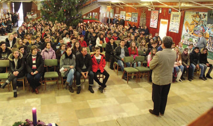 8 Nyílt napot tartottak december 5-én a Bocskai István Katolikus Gimnáziumban. A pályaválasztás előtt álló nyolcadikosokat Gál András igazgató tájékoztatta az intézményről és a képzésekről.