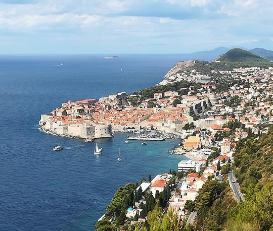 szerb templom ). Vásárlási lehetőség a török bazársoron. Szállás Szarajevó környékén. Dubrovnik 6.