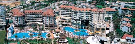 A szálloda közvetlenül a tengerparton található, Okurcalarban, kb. 33 km-re Alanya központjától és kb. 90 km-re Antalya repülőterétől.