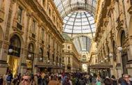 Ahogy a Pó-síkságon elterülõ lombard fõváros, Itália második legnagyobb városa, Milánó is elragadó a maga nemében, a rengeteg történelmi vonatkozású épületével, a dómmal és a világhírû operaházával