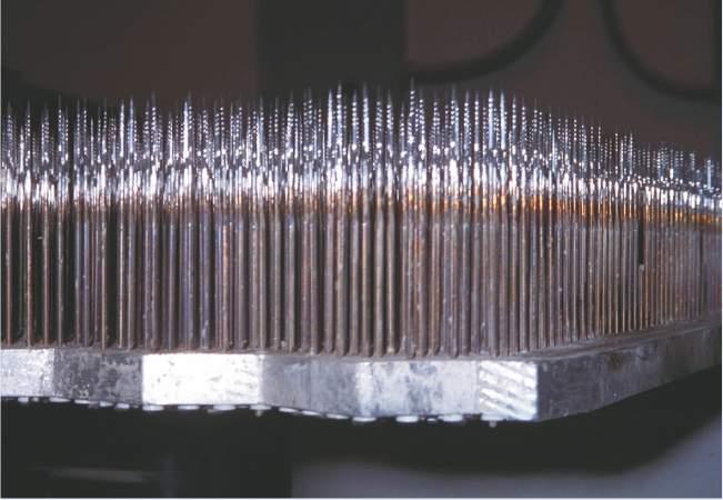 A duzzadás következtében a kristályrétegek az eredeti rétegméretek 8-szorosára is megnövekednek és a VOLTEX lemezekben lévő bentonit