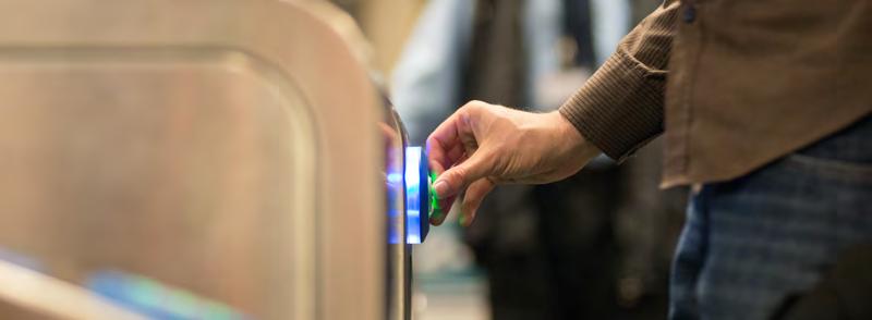 Egy gombnyomásnyira a jövőtől Tavaszig tart a beléptetőkapuk tesztje a Corvin-negyed metróállomáson A Corvin-negyed metróállomáson nemzetközi szintű technológia fogadja a metrózni szándékozókat,