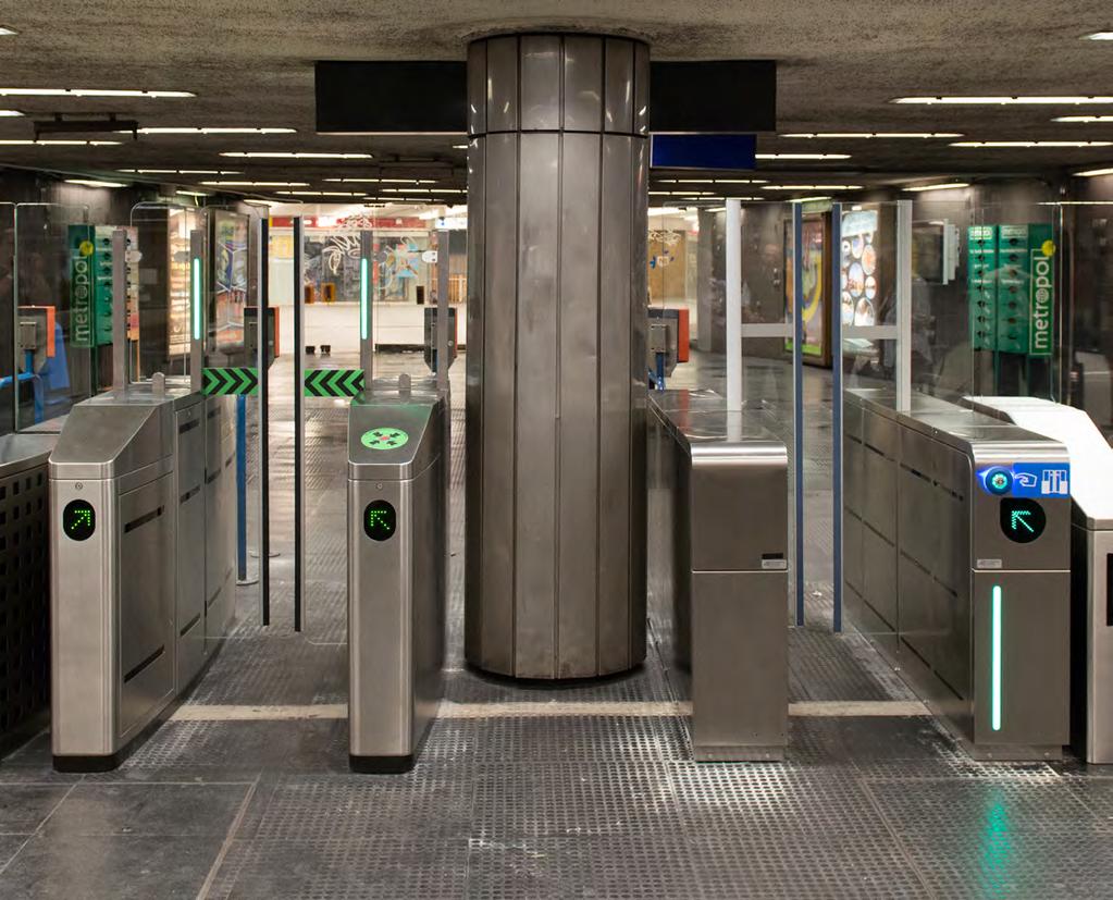 Vajon visszatértek a hetvenes-nyolcvanas évek, amikor csak hasonló kapukon keresztül lehetett bejutni a fővárosi metróállomásokra, vagy éppen ellenkezőleg, az egyik legmodernebb európai jegy- és