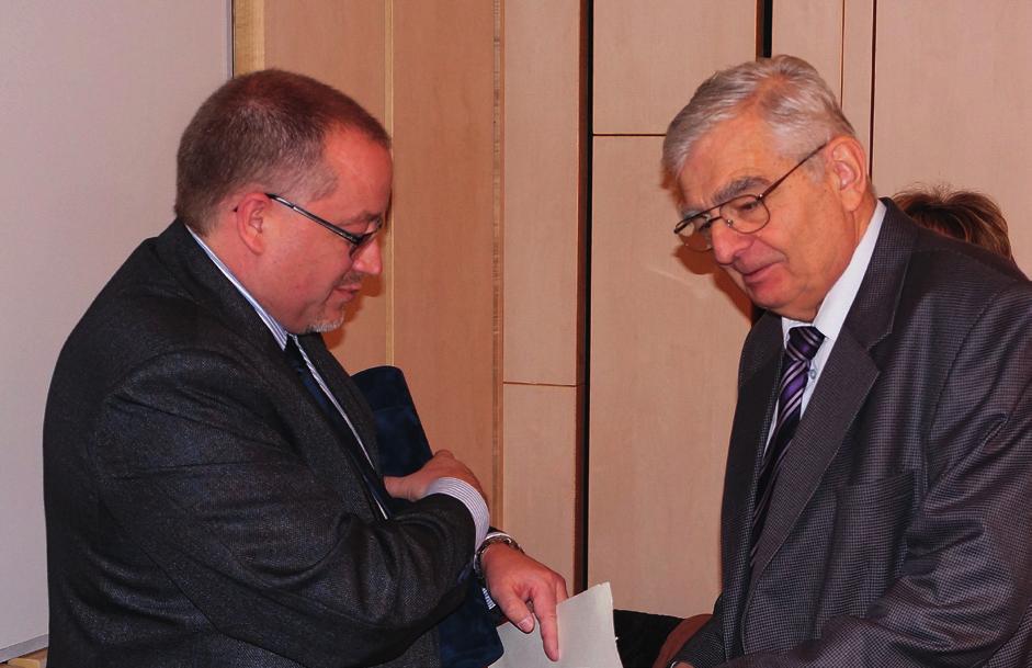 A Gyógynövény Szakosztály legmagasabb rangú elismerését: a Gyógynövényügy Szolgálatáért alapított Augustin Béla Emlékérmet 2007-ben vehette át. Prof.
