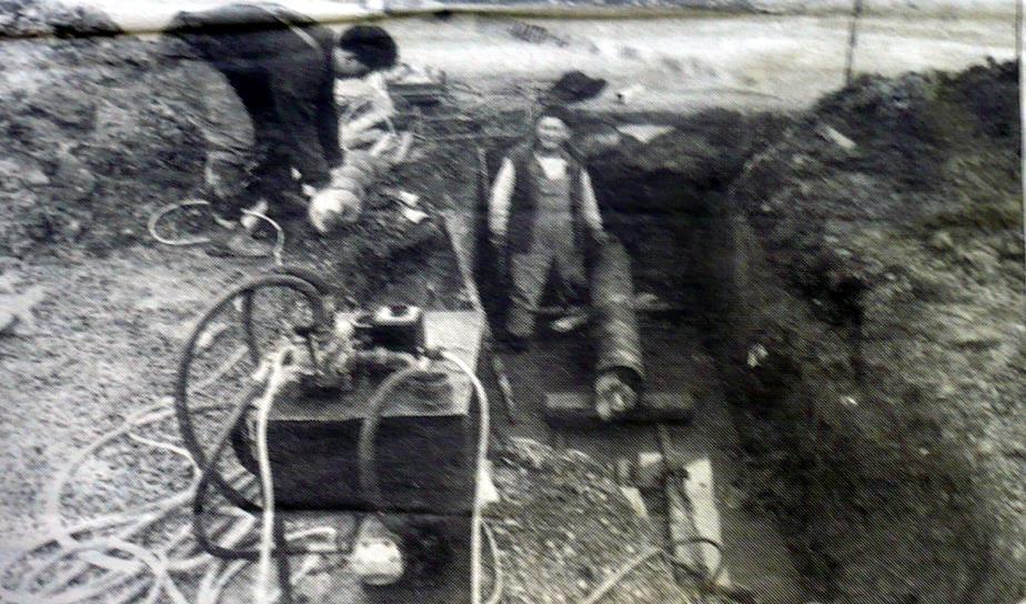 Később, az 1960-as évektől a fúrást mechanikus géppel végezték, a