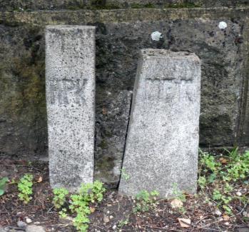 kívüliek.