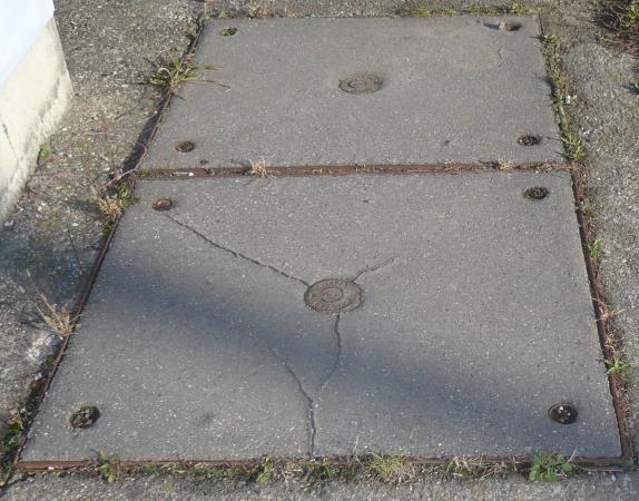Az előre gyártott méretek hozzávetőlegesen megegyeznek a régi hagyományos helyszínen betonozott földalatti betonszekrények méreteivel, a falvastagság