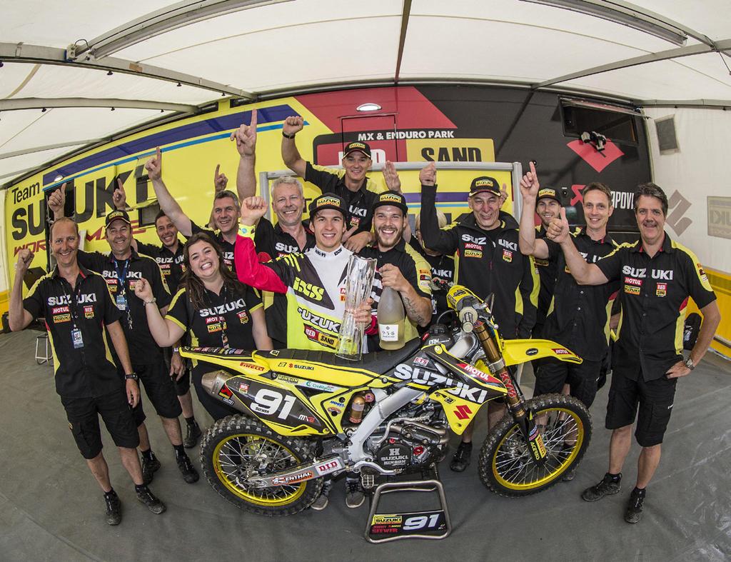 FIM MXGP WORLD CHAMPIONSHIP LOKET Jeremy Seewer Team Suzuki World MX2 2016 RM-Z250WS 13/18 SEEWER ÚJABB KÉT DOBOGÓS EREDMÉNYE STANDINGS J. Herlings, KTM, 597 pts J. Seewer, Suzuki, 470 pts P.