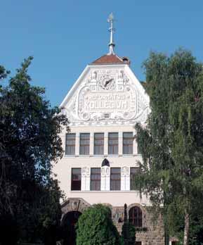 MÚLTIDÉZÔ PAJTÁS ÉS GAZDÁJA A HUSZADIK SZÁZADBÓL ben. Németországban Hohenheimben tanult majd Párizsban Európa legismertebb egyeteme a Sorbonne hallgatója volt.