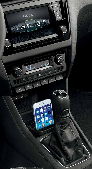 SMARTLINK+ A SmartLink+ rendszerrel az autó infotainment rendszere biztonságos menet közbeni telefonálást tesz lehetővé.